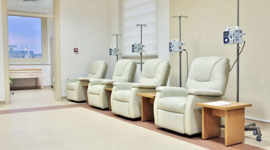 Cancer treatment lounges. | Newsreel