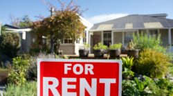 House for rent sign. | Newsreel