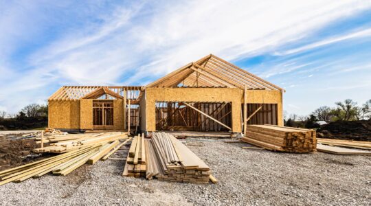 House under construction. | Newsreel