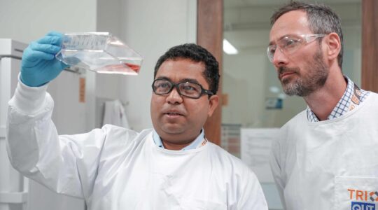 QUT Associate Professor Richard Gordon in the TRI lab with Alex Lehn. | Newsreel