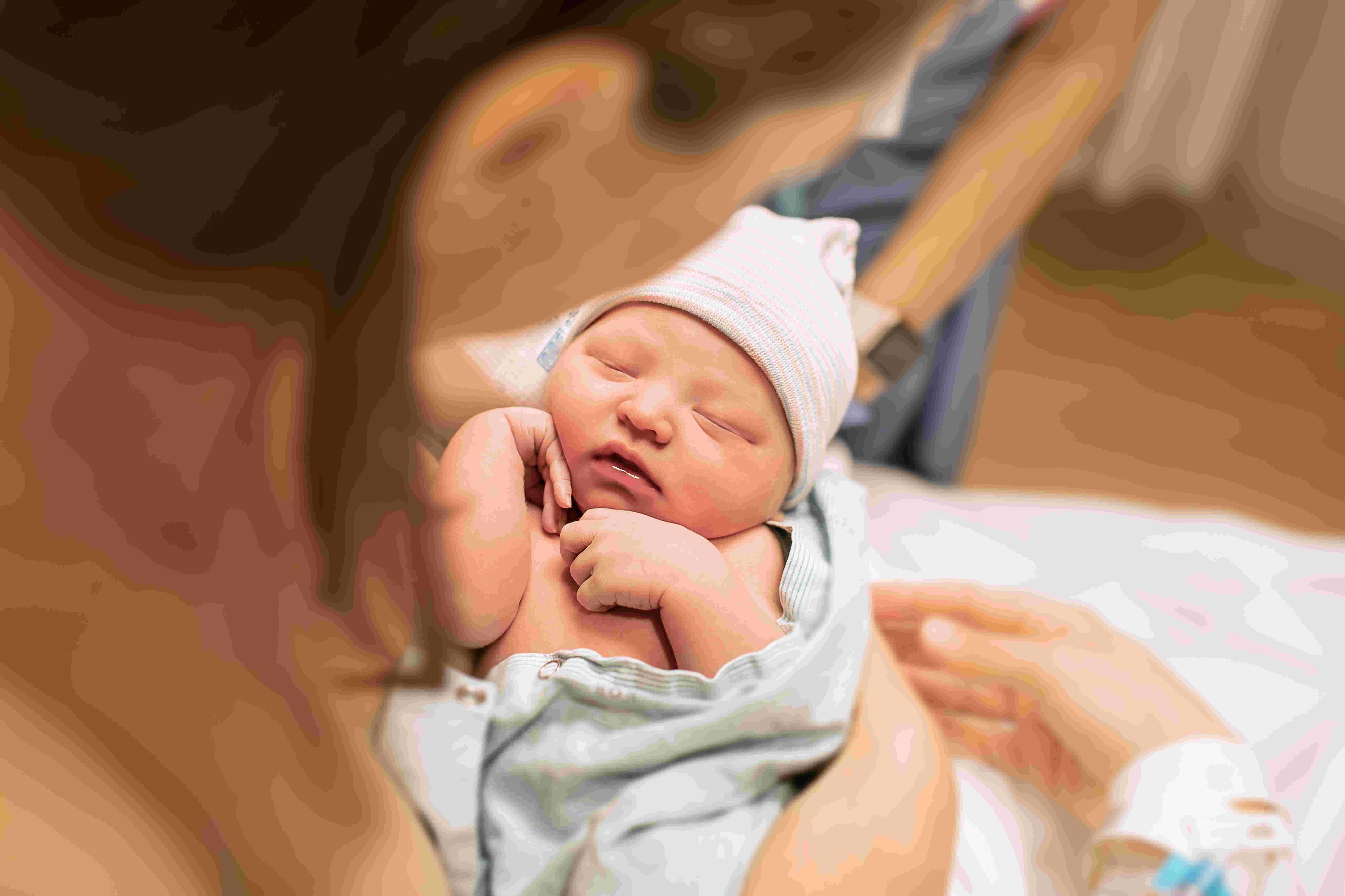 New born baby in hospital | Newsreel