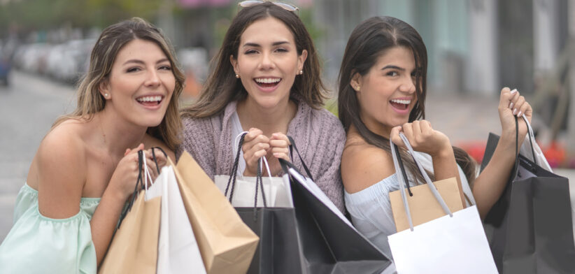 Australians the biggest buyers of clothes - Newsreel