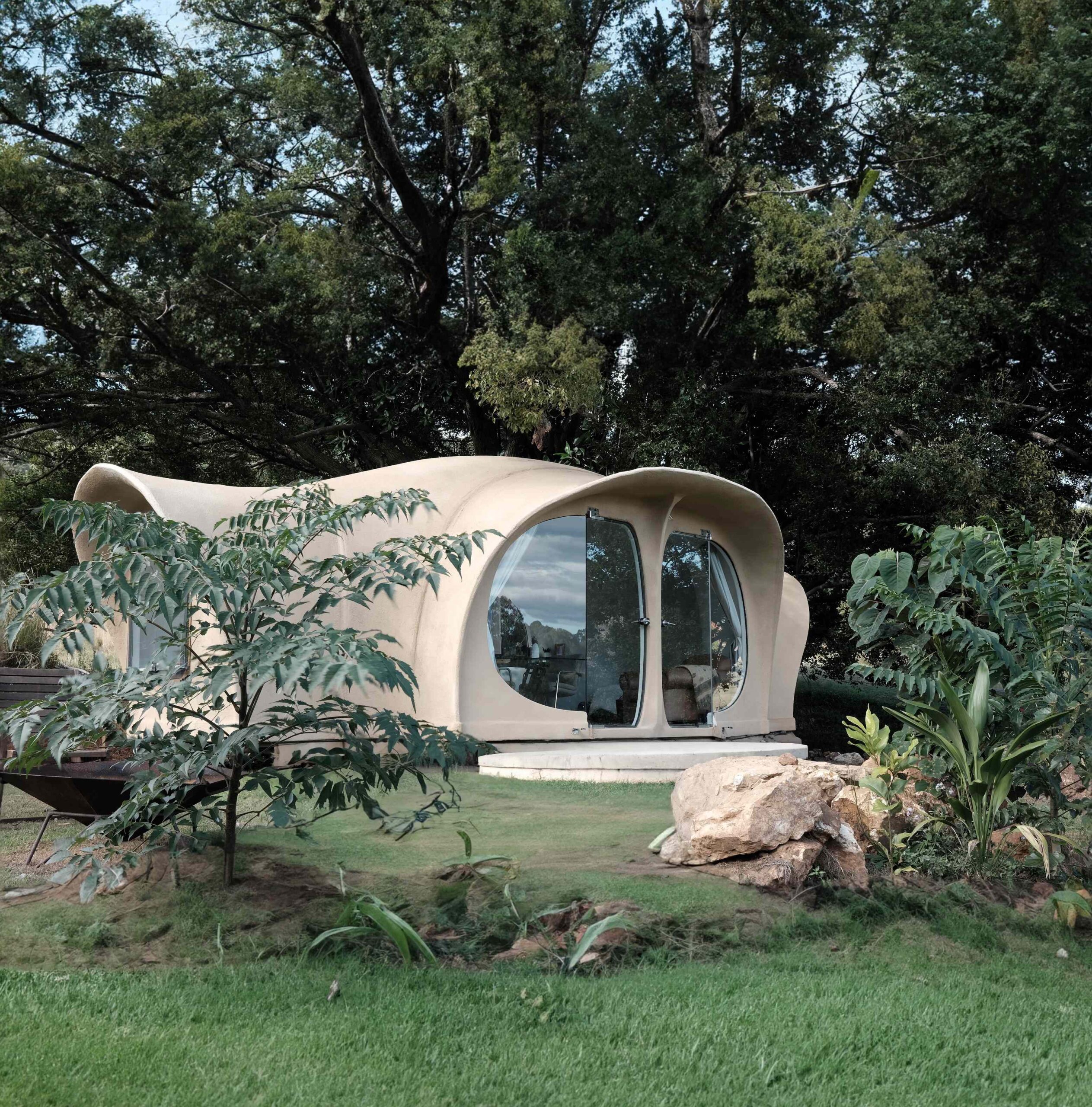 Houses made from 3D printed recycled plastic - Newsreel