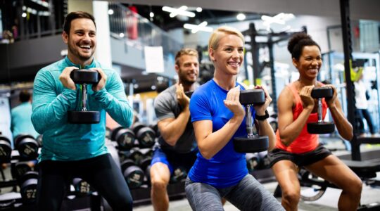 People in gym. | Newsreel