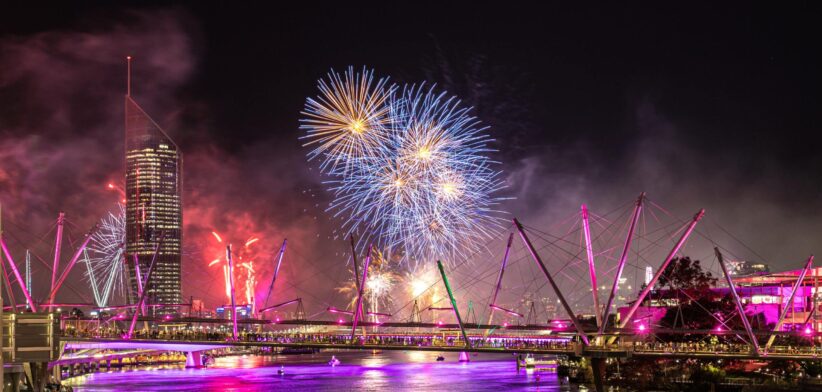 Brisbane Riverfire. | Newsreel