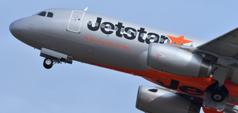 Jetstar airplane Australia. | Newsreel