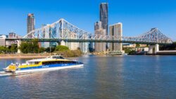 Brisbane ferry and Story Bridge. | Newsreel