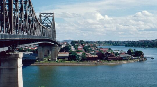 Story Bridge Kemp Place Dec 1954. | Newsreel