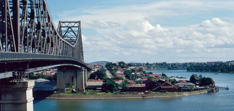 Story Bridge Kemp Place Dec 1954. | Newsreel