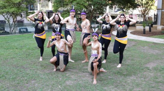 Brisbane Catholic Education dance group the Dappīl Meeanjin Dancers. | Newsreel.