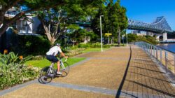 Cycling in Brisbane. | Newsreel.