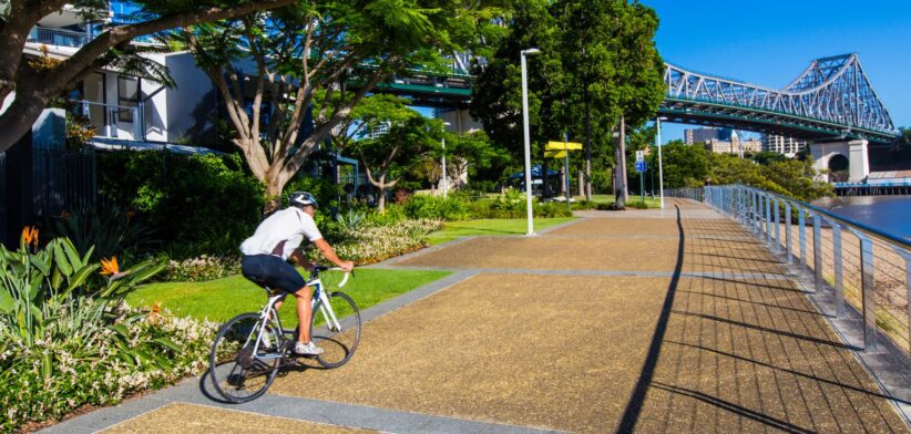 Cycling in Brisbane. | Newsreel.