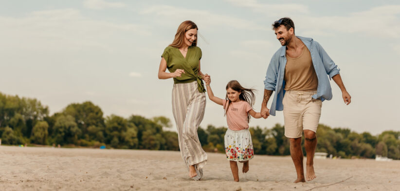 Families who changed health insurance policies saved more than $1500 a year - Newsreel