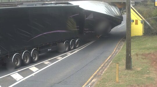 Rail bridge strike Brisbane, Queensland. | Newsreel