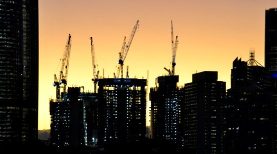 Construction on the Brisbane skyline. | Newsreel