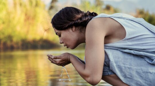 Fresh water supplies have dwindled globally - Newsreel