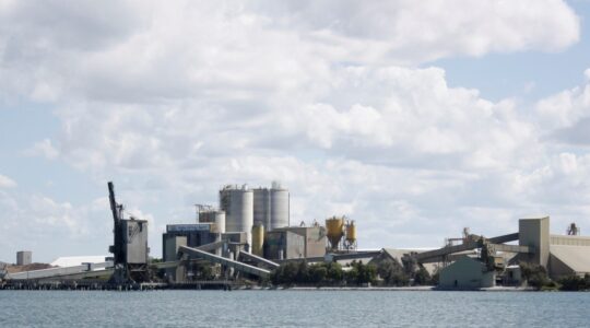 Bulwer Island, Brisbane, Queensland, Australia. | Newsreel