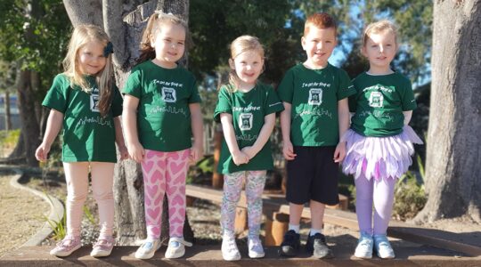 Students of Holy Cross Wooloowin.