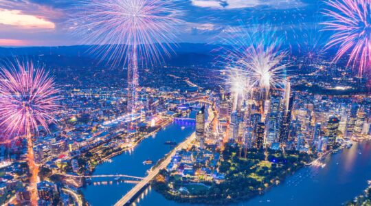 Brisbane fireworks. Road closures, transport, viewing points