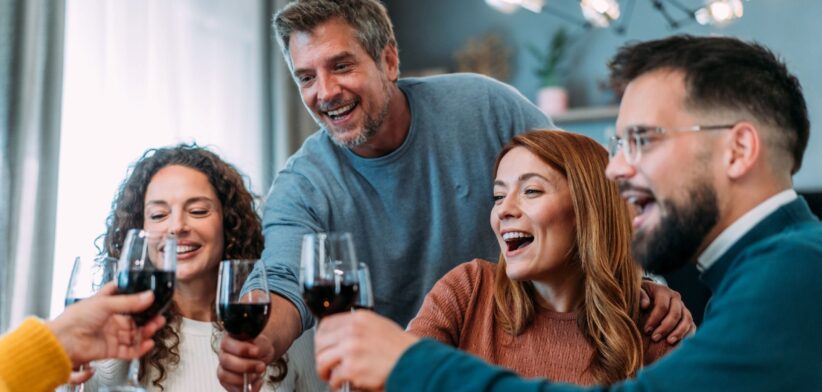 People drinking wine. | Newsreel