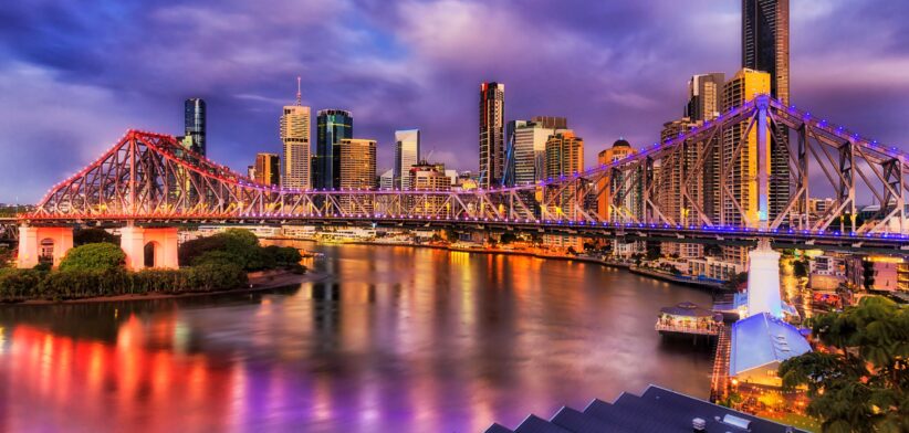 Brisbane Story Bridge and Howard Smith Wharves. | Newsreel