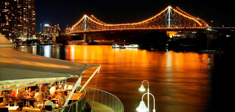 Brisbane Story Bridge at night. | Newsreel