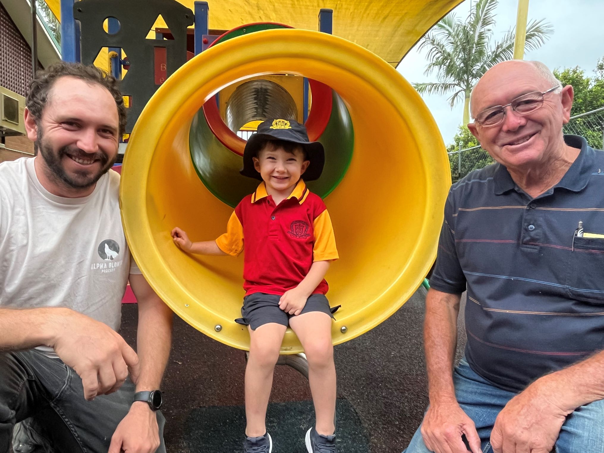 St-Josephs-Primary-School-Nambour-alumni-student-and-Father-James-De-Vere-second-generation-Prep-student-Ben-and-Grandfather-Stephen-De-Ver. \ Newsreel