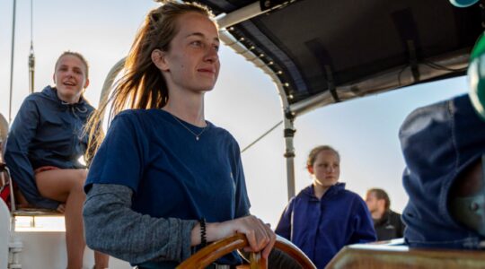 Young Endeavour crew. | Newsreel