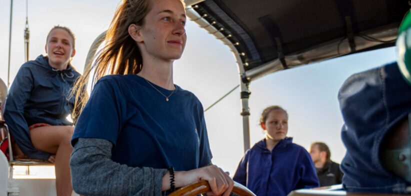 Young Endeavour crew. | Newsreel