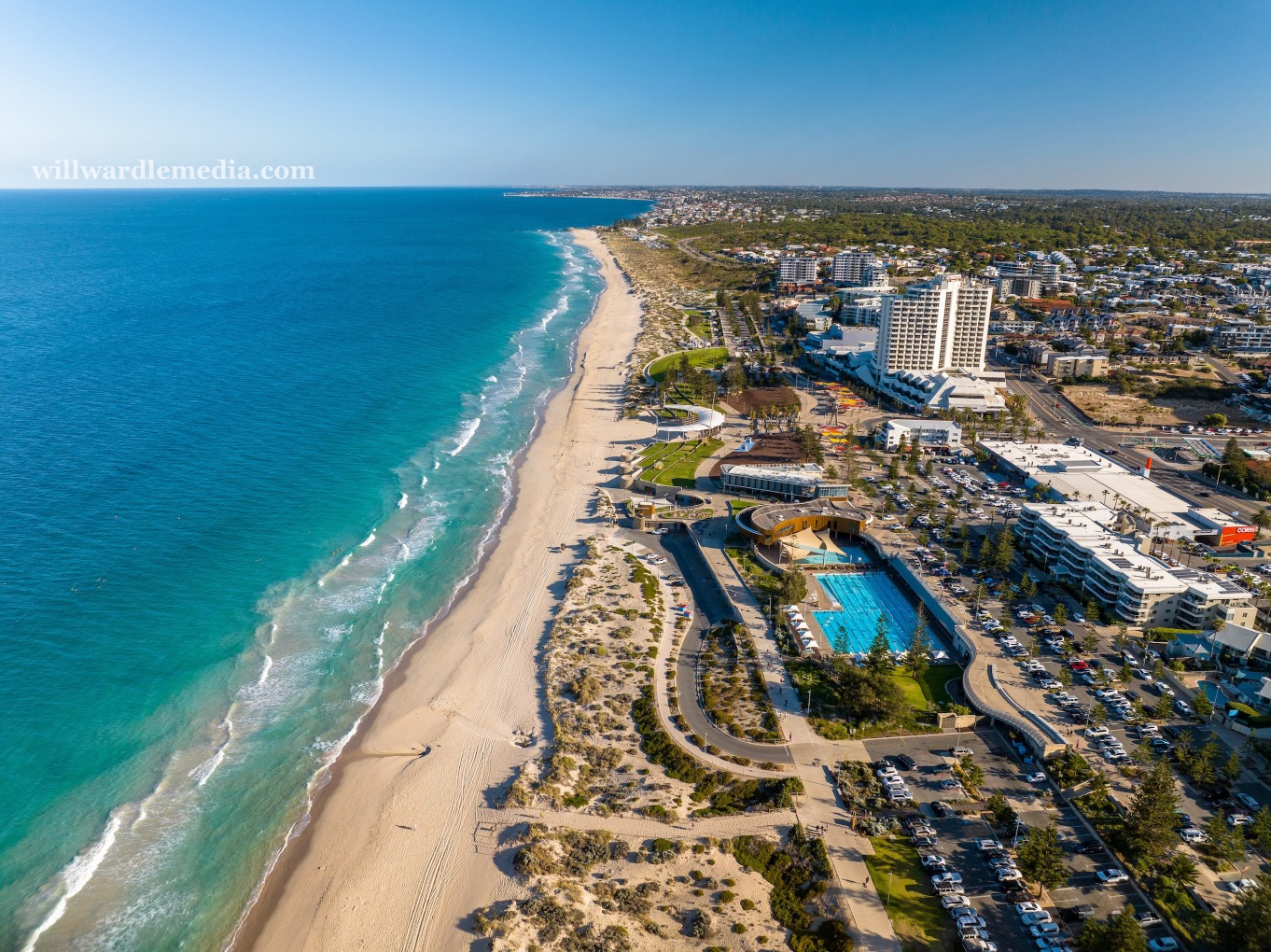 Scarborough Beach, Western Australia. | Newsreel