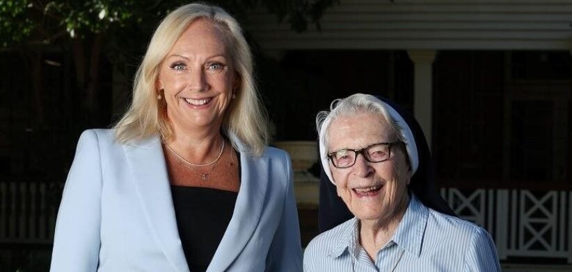 Julia-Strickland-Bellamy-is-welcomed-to-Mater-by-Annette-Dew. | Newsreel