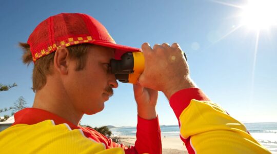 Lifeguards to remain longer at popular beach