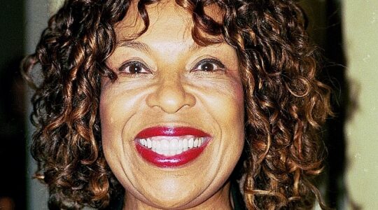 Relive Roberta Flack’s Top 10 Billboard hits