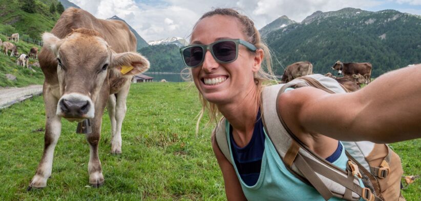 Selfie with a cow. | Newsreel