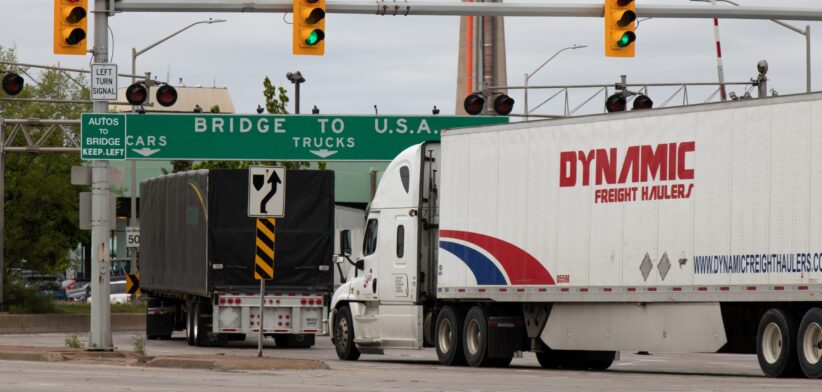 Border between the USA and Canada. | Newsreel