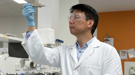 New proton battery safer and greener than lithium-ion