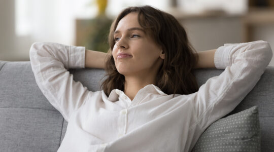 More women are choosing to stay single - Newsreel