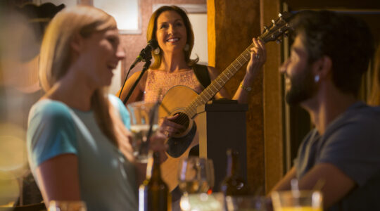 Many regional live music venues have closed across Australia - Newsreel