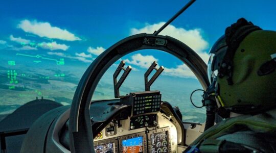 World-first project links Aussie F-35 simulators