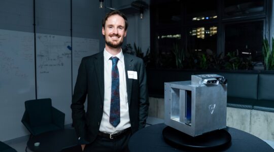 World-first Aussie invention targets space junk