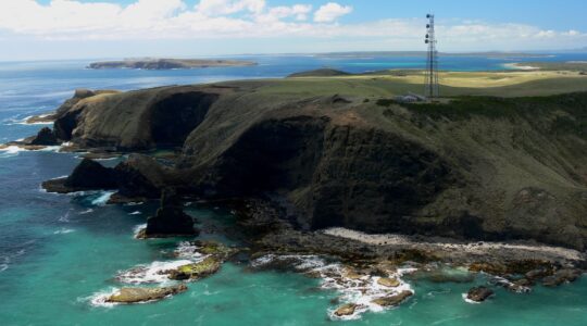 Tassie’s clean air the baseline for climate change research