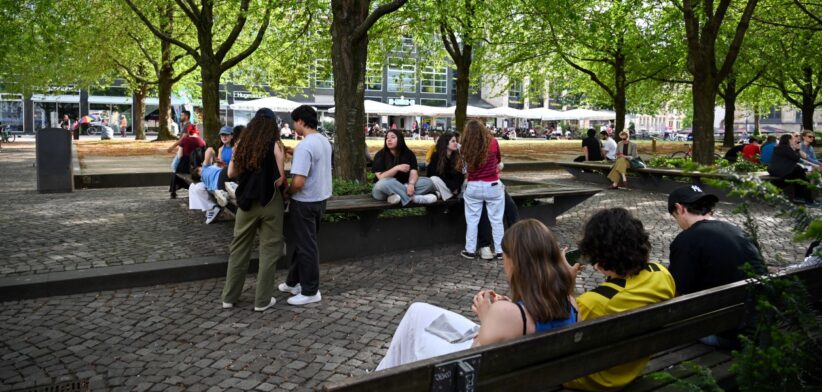 Urban shade. | Newsreel