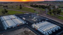 Big battery storage. \ Newsreel