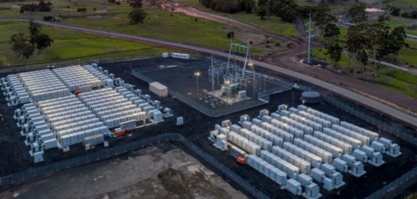 Big battery storage. \ Newsreel