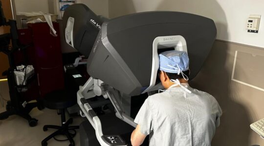 Fully robotic heart transplant avoids major surgery