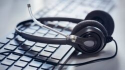 Headset. | Newsreel