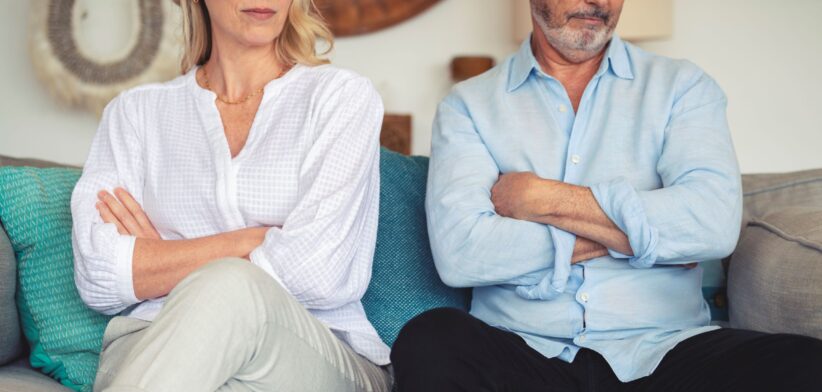 Angry couple. | Newsreel