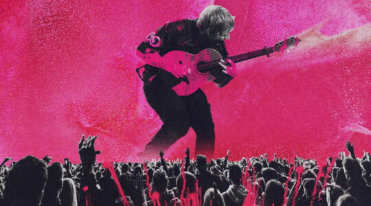 Ed Sheeran loops back down under