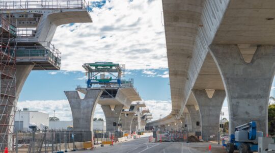Road under construction. | Newsreel