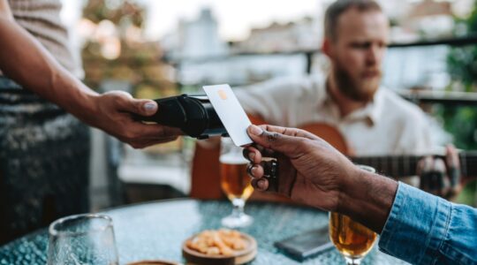 RBA recommends removal of card surcharges